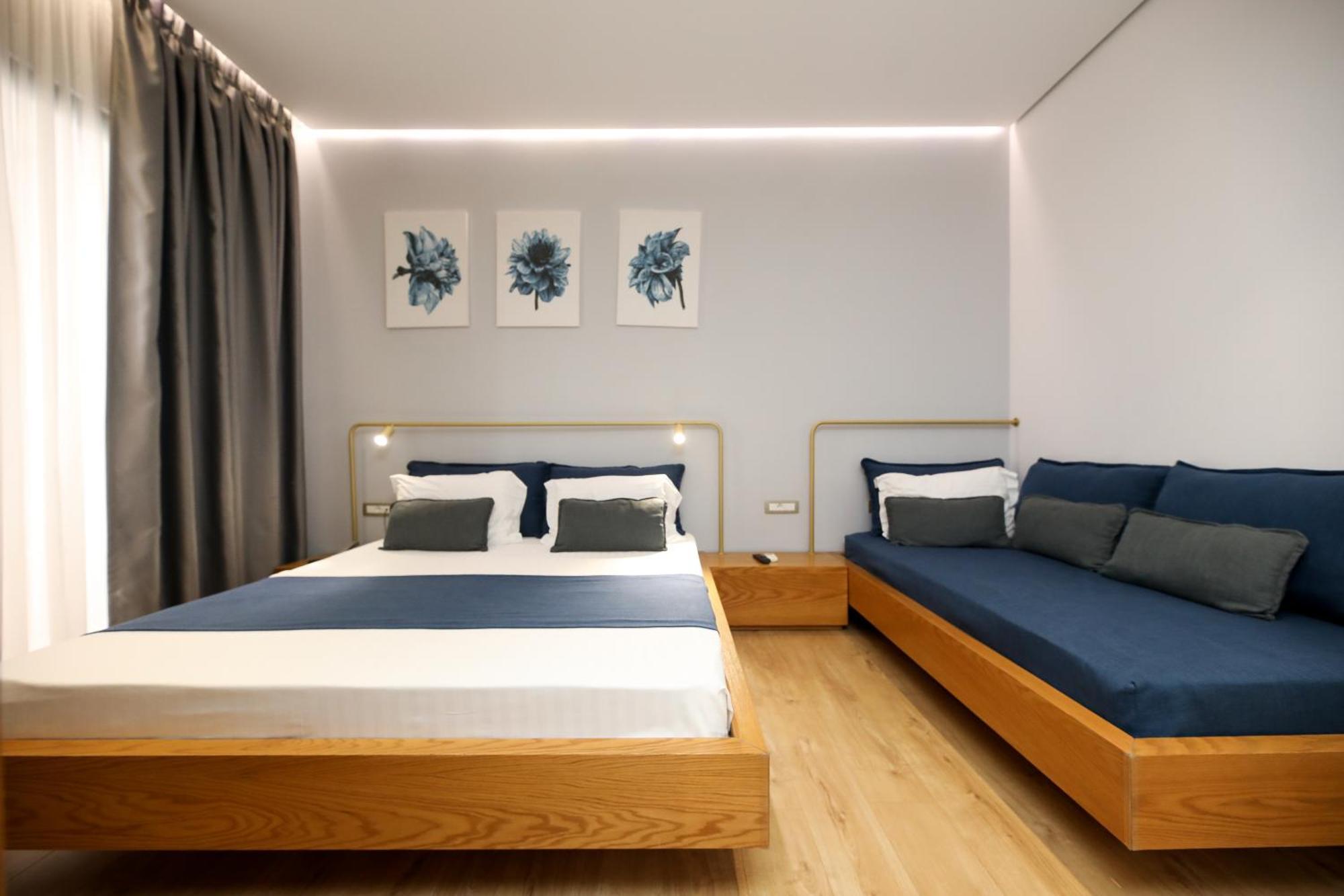H&M Hotel Vlorë Exteriör bild
